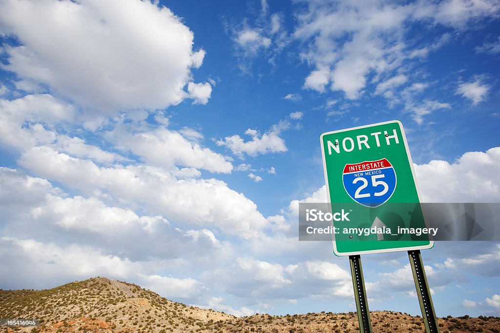 도로 여행 팻말 사막 풍경 스카이 - 로열티 프리 갈색 스톡 사진