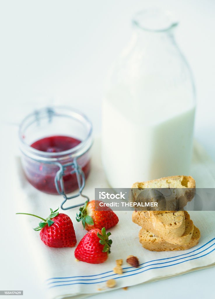 Morangos e biscotti lanche - Foto de stock de Assar royalty-free