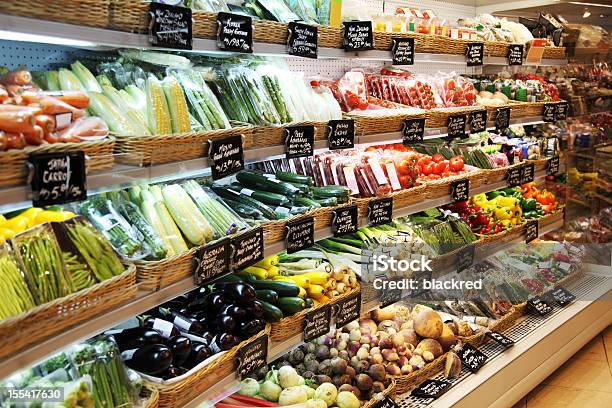 Supermercado Foto de stock y más banco de imágenes de Supermercado - Supermercado, Lujo, Vegetal