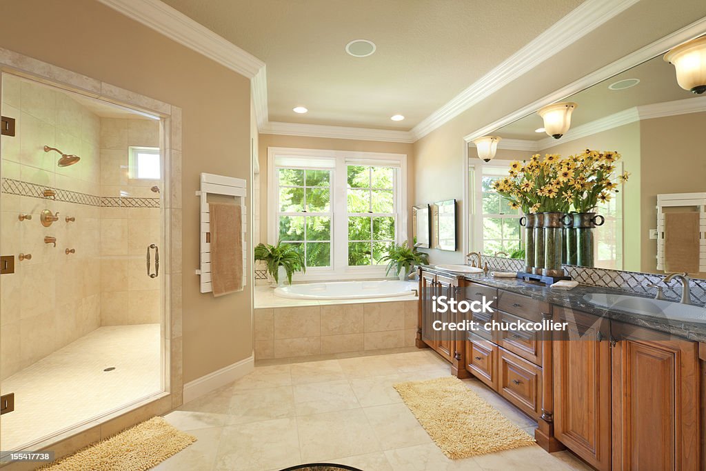 Bellissimo bagno principale - Foto stock royalty-free di Bagno