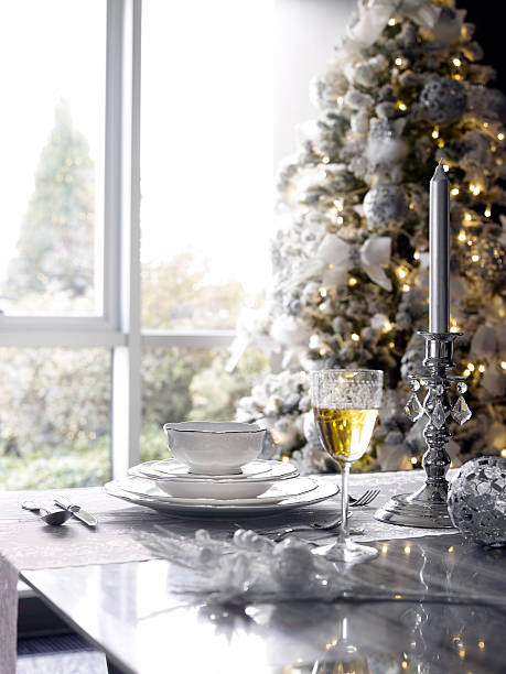 ornate mesas de comedor - christmas tree decorations indoors selective focus arrangement fotografías e imágenes de stock