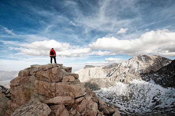 топ мира - conquering adversity wilderness area aspirations achievement стоковые фото и изображения