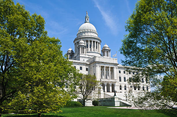 rhode island state house - dome may new england providence foto e immagini stock