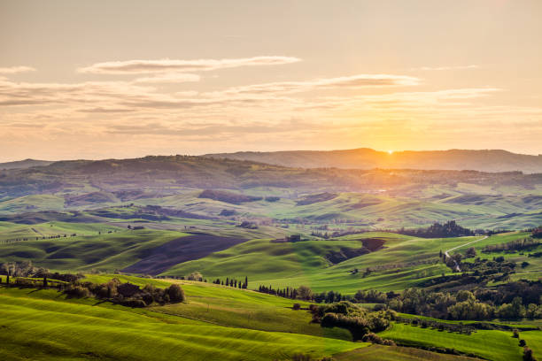 istock Sunset over the Tuscan hills 155419163
