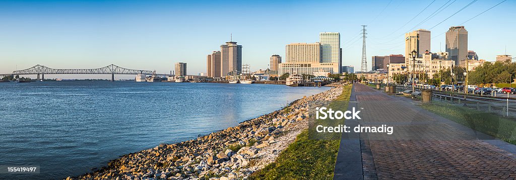 Panorama di New Orleans River Walk - Foto stock royalty-free di New Orleans