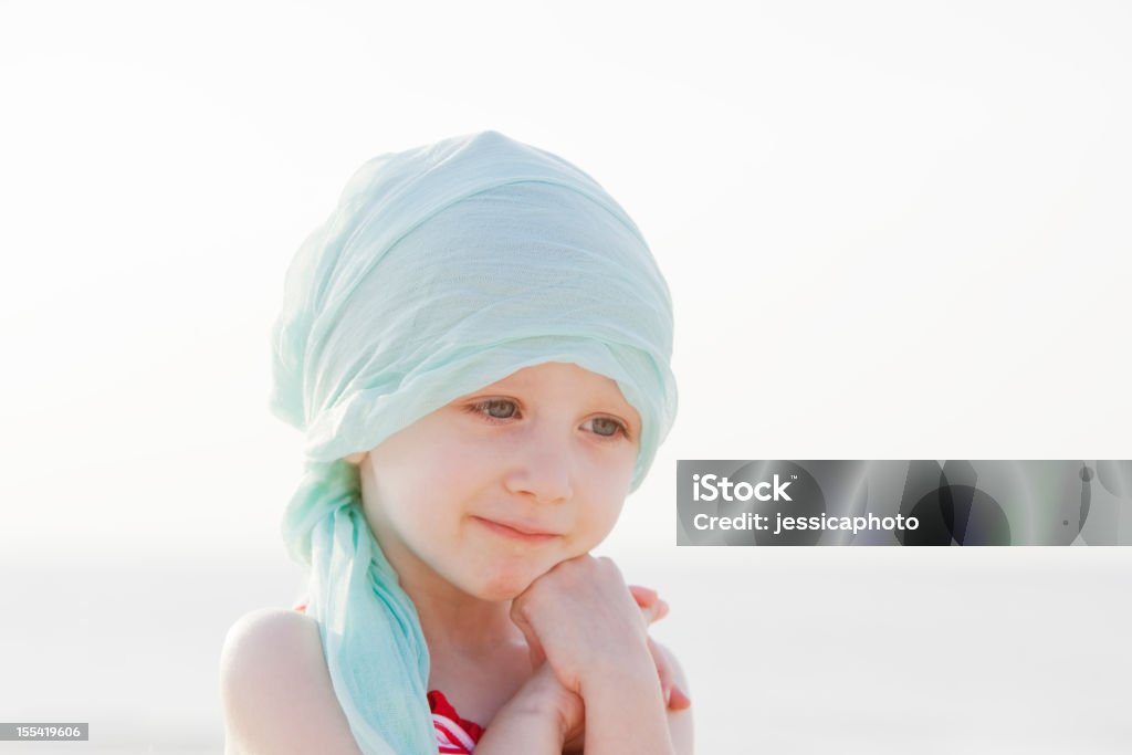 Quimio dulce niña en la playa - Foto de stock de Aire libre libre de derechos