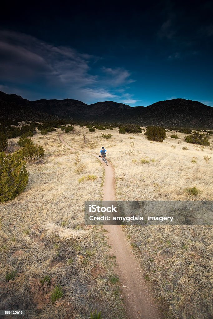 mountain biking - Foto de stock de Adulto royalty-free