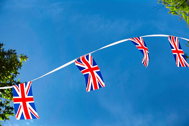 영국 우니온 잭볼 장식용 깃발 - british flag bunting flag english culture 뉴스 사진 이미지