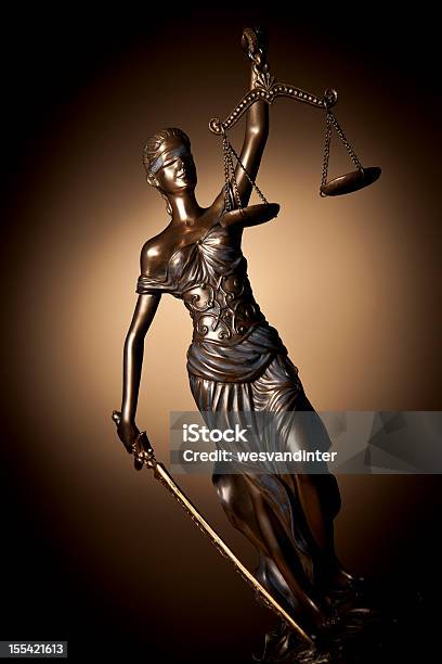 Themis Foto de stock y más banco de imágenes de Balanzas de la Justicia - Balanzas de la Justicia, Brillante, Bronce - Aleación