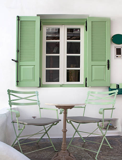 casas, blanco, grecia, mikonos - greek islands table window sun fotografías e imágenes de stock