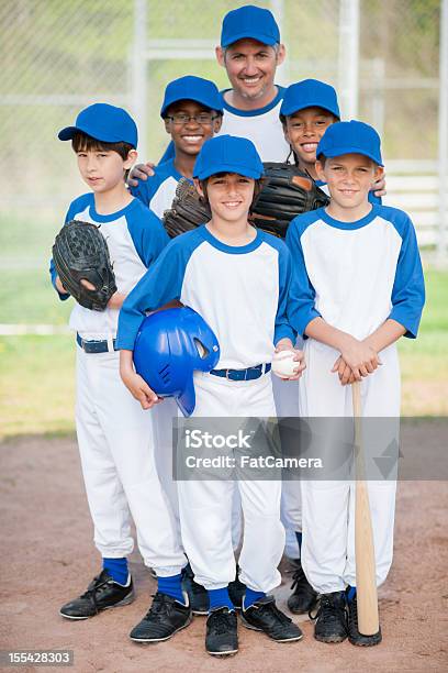 Foto de Liga Juvenil e mais fotos de stock de Equipe de basebol - Equipe de basebol, Criança, Fotografia - Imagem