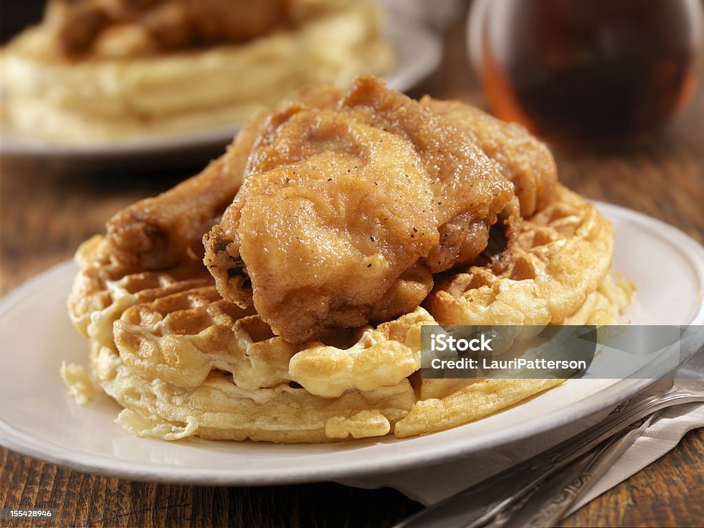 Pollo frito y wafles - Foto de stock de Gofre libre de derechos