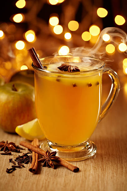 温かいアップルサイダー - hot apple cider cider cinnamon heat ストックフォトと画像