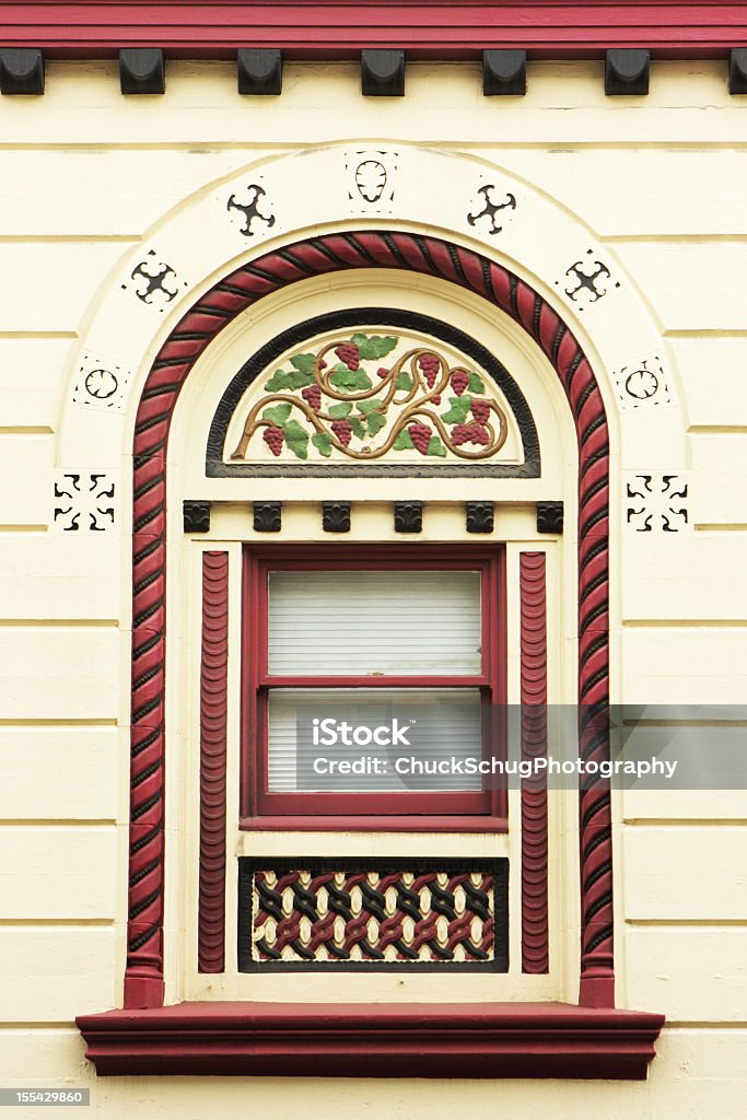 Викторианский стиль окна пример - Стоковые фото Викторианский стиль роялти-фри