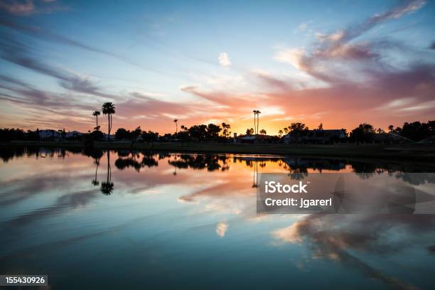 Arizona O Zachodzie Słońca - zdjęcia stockowe i więcej obrazów Bez ludzi - Bez ludzi, Budowla mieszkaniowa, Chmura