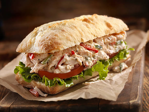 sándwich de ensalada de pollo - ciabatta fotografías e imágenes de stock