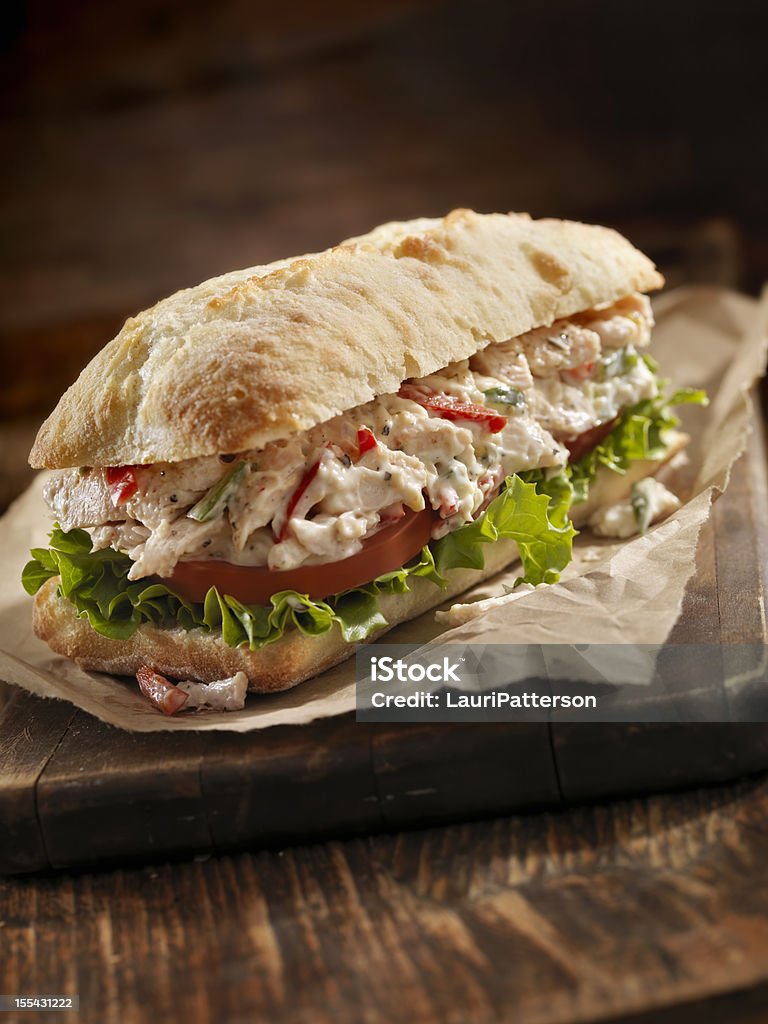 Insalata di pollo Sandwich - Foto stock royalty-free di Ciabatta