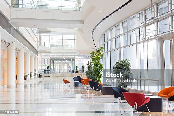 Moderne Büro Building Lobby Stockfoto und mehr Bilder von Eingangshalle - Gebäudeteil - Eingangshalle - Gebäudeteil, Innenaufnahme, Modern