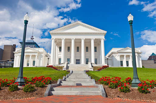 Edificio del Capitolio del Estado de Virginia en Richmond photo