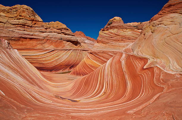 onda fantástico parque nacional-vermillion cliffs - rock strata natural pattern abstract scenics imagens e fotografias de stock