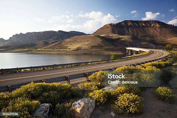 Photo libre de droit de Pont Sur Blue Mesa Reservoir banque d'images et plus d'images libres de droit de Colorado - Colorado, Route sinueuse, Paysages