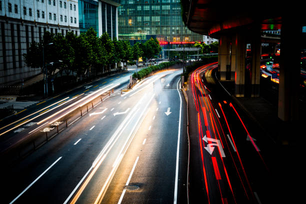 scena di strada - travel urban scene blurred motion shanghai foto e immagini stock