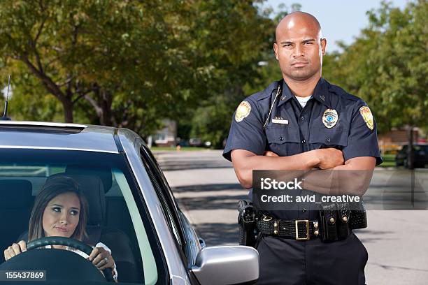 African American Polizist Der Haltestelle Stockfoto und mehr Bilder von Polizei - Polizei, Ernst, Afrikanischer Abstammung