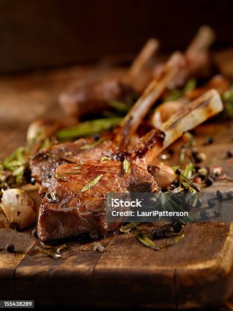 브레이즈드 램챱 램찹-고기 부위에 대한 스톡 사진 및 기타 이미지 - 램찹-고기 부위, 어린 양고기 갈비, 양고기