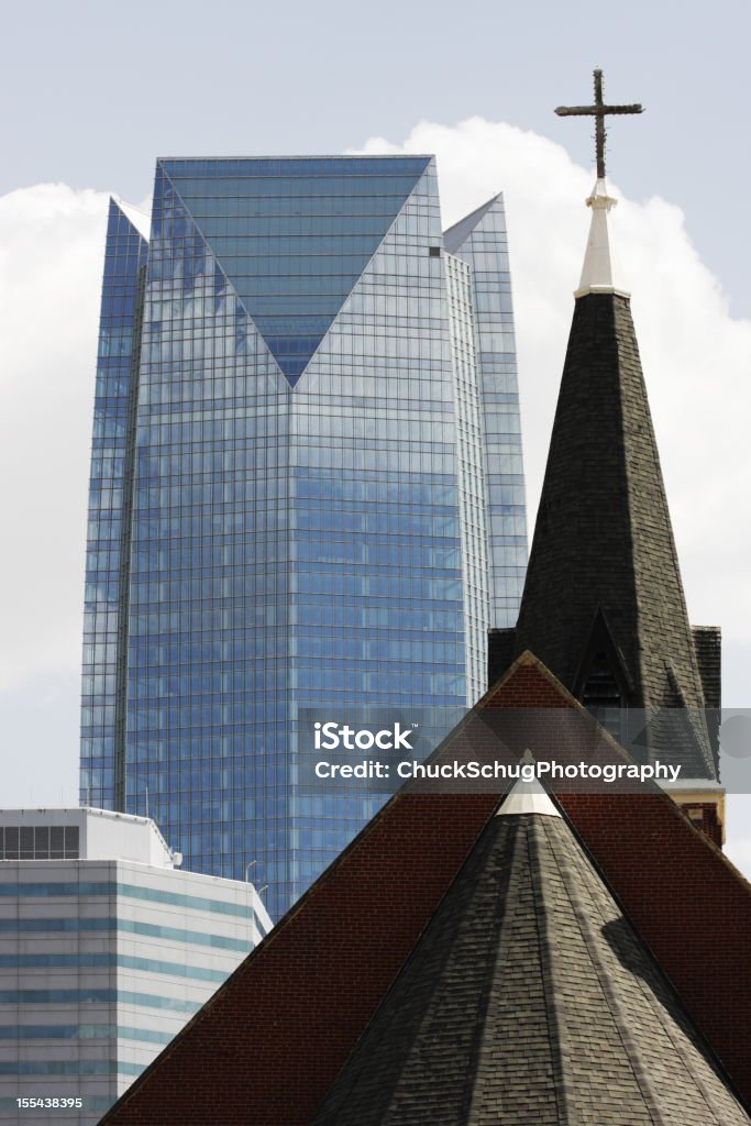 Los edificios de la ciudad de Oklahoma, iglesia edificio de oficinas - Foto de stock de Oklahoma City libre de derechos