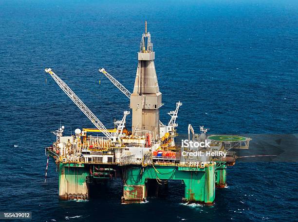 Impianto Di Perforazione Petrolifera - Fotografie stock e altre immagini di Piattaforma offshore - Piattaforma offshore, Piattaforma di perforazione, Africa