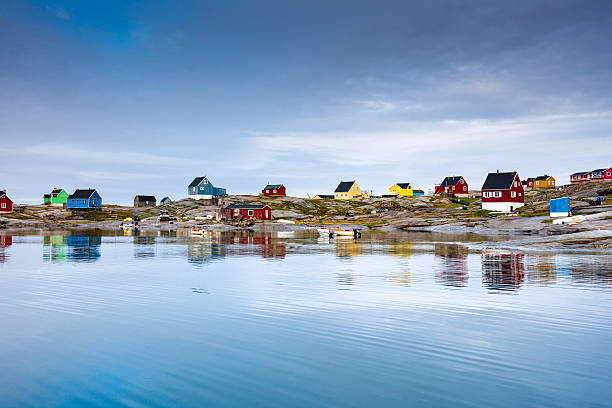 rodebay oqaatsut règlement, du groenland - greenland inuit house arctic photos et images de collection