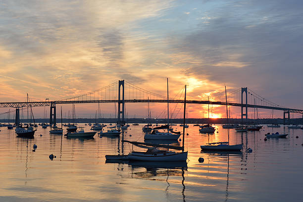 istock Newport Bridge at Sunrise 155440931