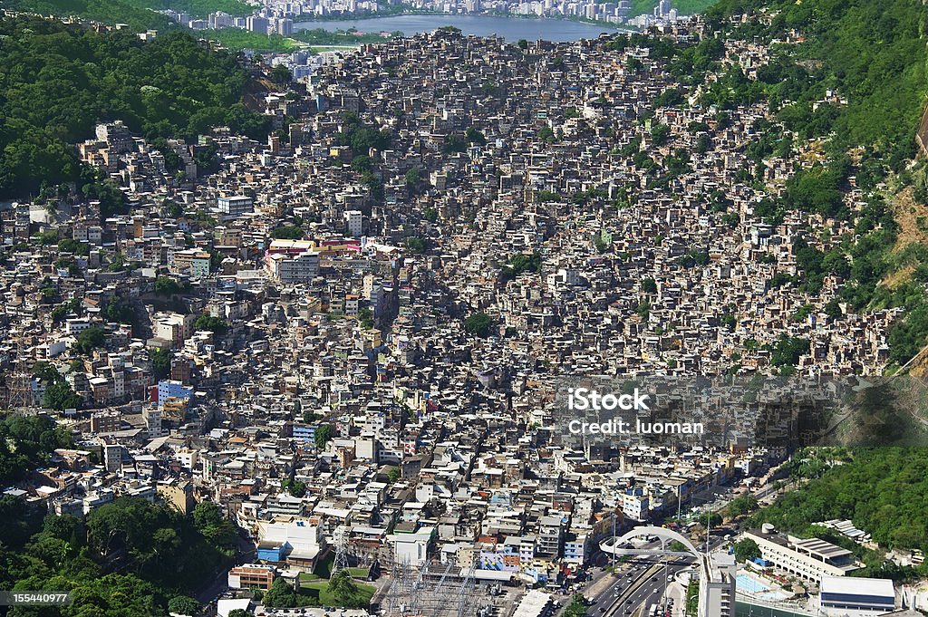 Favela Rocinha a Rio de Janeiro - Foto stock royalty-free di Accanto