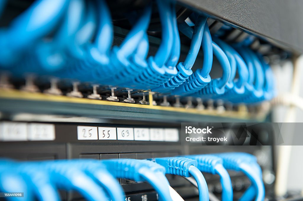 hub di rete e cavo - Foto stock royalty-free di Server di rete