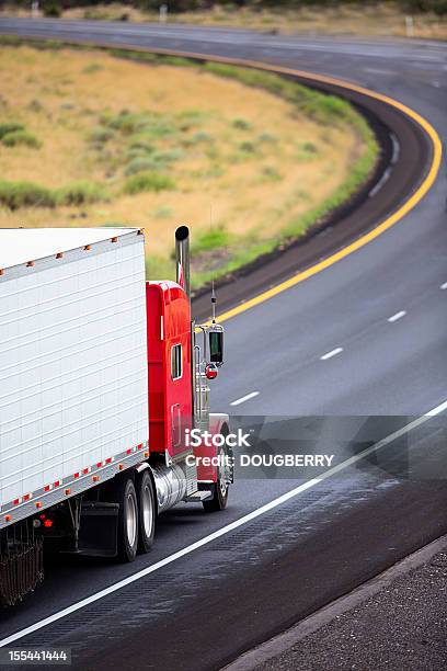 Straßenfracht Industrie Stockfoto und mehr Bilder von Fahren - Fahren, Lastwagenfahrer, Straßenverkehr