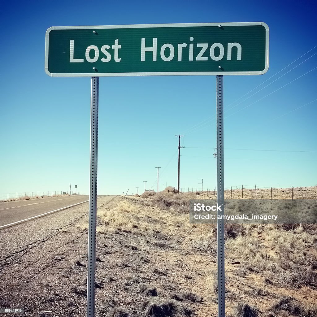 lost horizonte - Foto de stock de Placa de estrada royalty-free