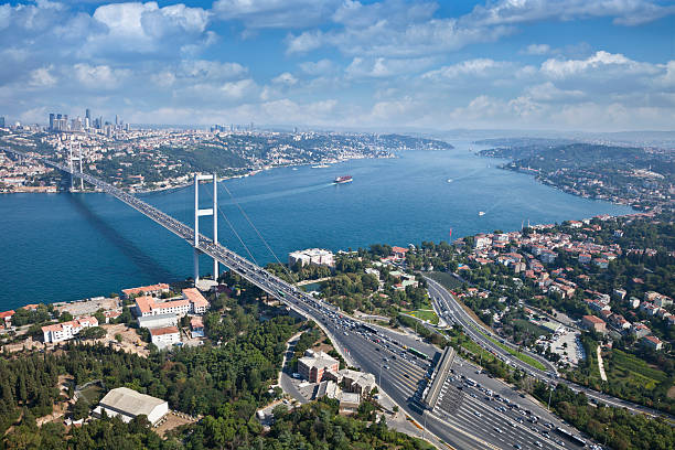 istambul ponte sobre o bósforo - aerial view bosphorus bridge bosphorus bridge - fotografias e filmes do acervo