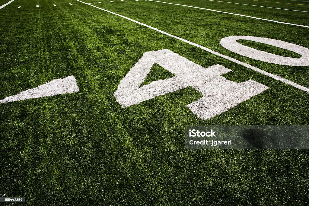 Campo da Football americano di notte - Foto stock royalty-free di Ambientazione esterna