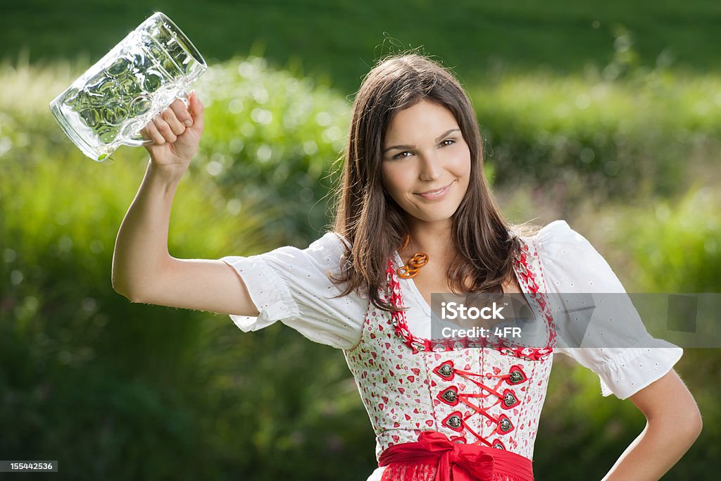 Donna con un boccale di birra, più,, Oktoberfest (XXXL) - Foto stock royalty-free di Adulto