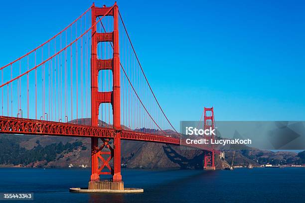 Golden Gate Bridge Stockfoto und mehr Bilder von Anhöhe - Anhöhe, Architektur, Blau