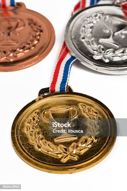 Olympischemedaillen Isoliert Auf Weiss Stockfoto und mehr Bilder von Anreiz - Anreiz, Auszeichnung, Bronze