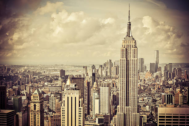 730+ Vintage Empire State Building Stock Photos, Pictures & Royalty-Free Images - iStock | Building the empire state building