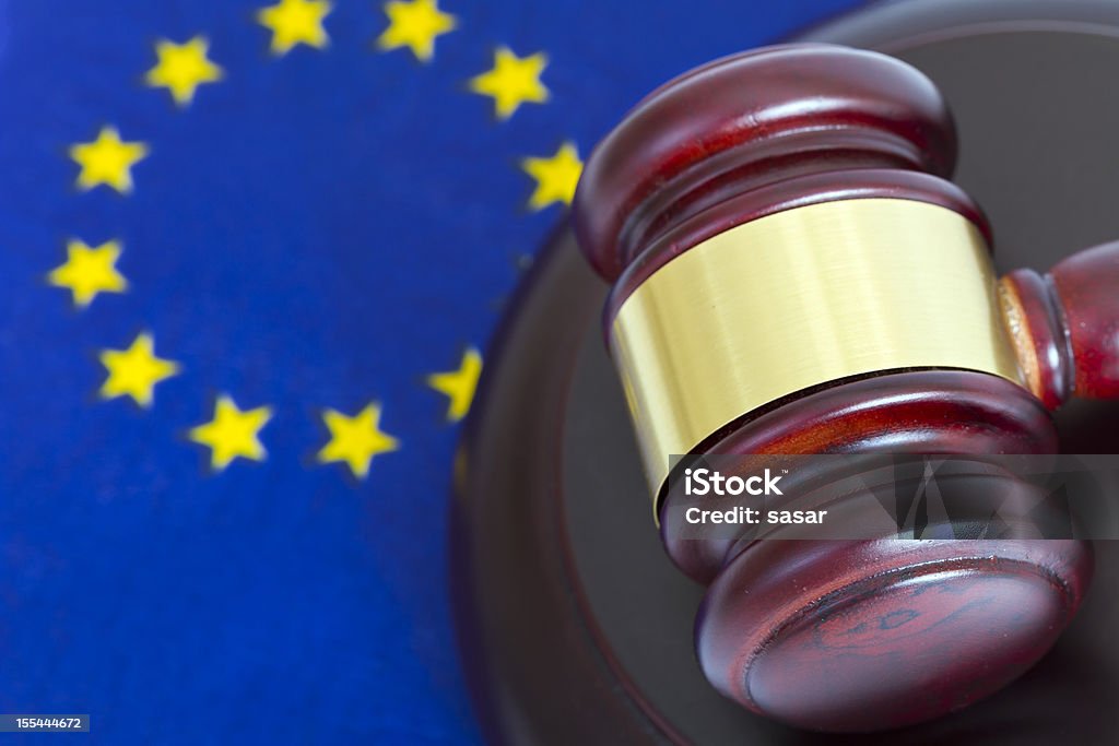 Martelo e UE - Foto de stock de Tribunal de Justiça Europeu royalty-free