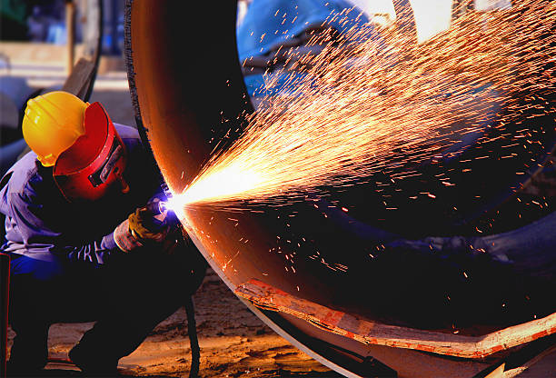 spawacz działa blasku - welding welder steel construction zdjęcia i obrazy z banku zdjęć