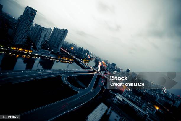 Megacity Rodovia - Fotografias de stock e mais imagens de Acender - Acender, Anoitecer, Ao Ar Livre