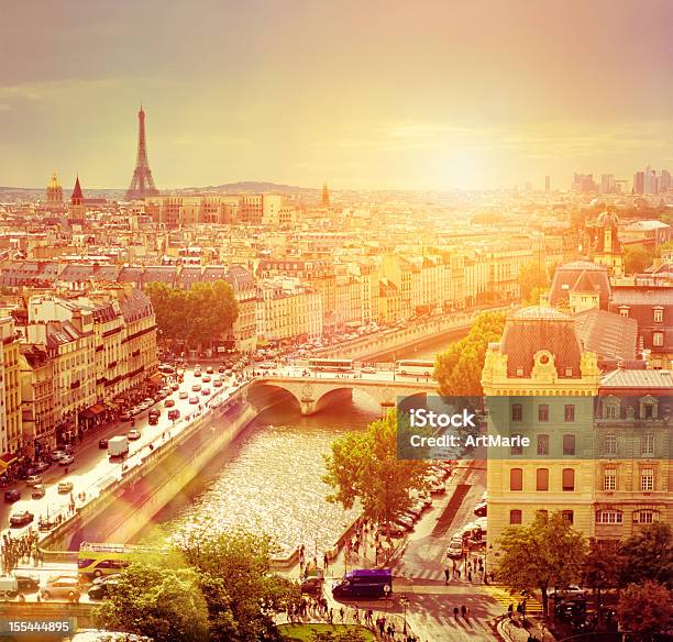 Foto de De Paris e mais fotos de stock de Paris - Paris, Pôr-do-sol, Arquitetura