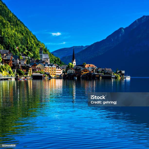 Estate Vista Di Hallstatt - Fotografie stock e altre immagini di Austria - Austria, Acqua, Alpi