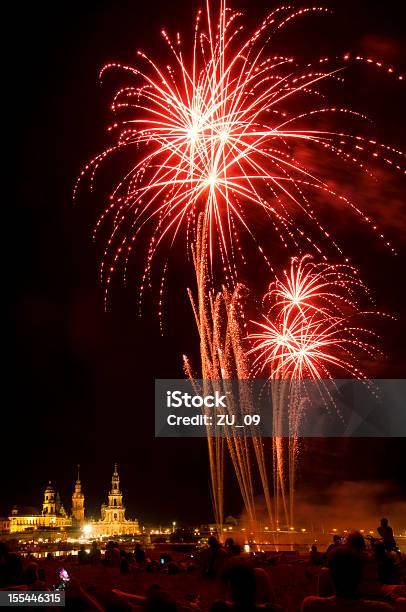 Feuerwerk In Dresden Deutschland Stadtfestival Stockfoto und mehr Bilder von Feuerwerk - Feuerwerk, Aussicht genießen, Beleuchtet