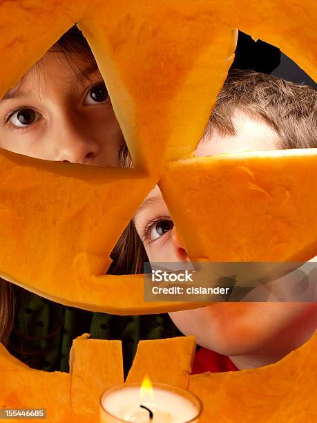 Foto de Diversão De Halloween e mais fotos de stock de Criança - Criança, Curiosidade, Dia das Bruxas