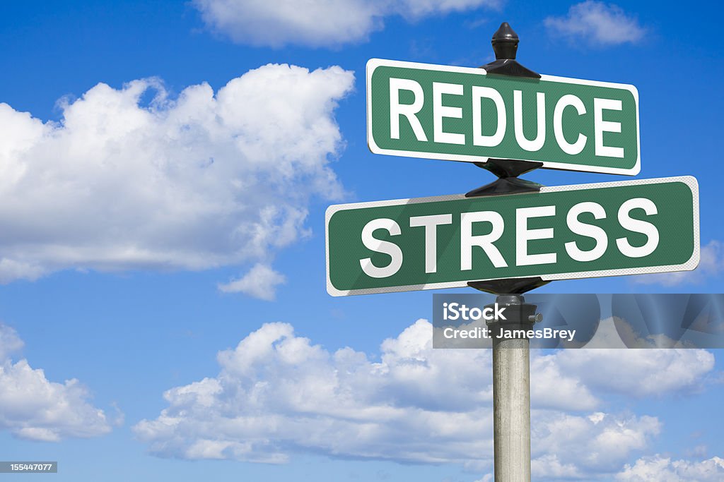 Reduzir o estresse placa de rua - Foto de stock de Estresse emocional royalty-free